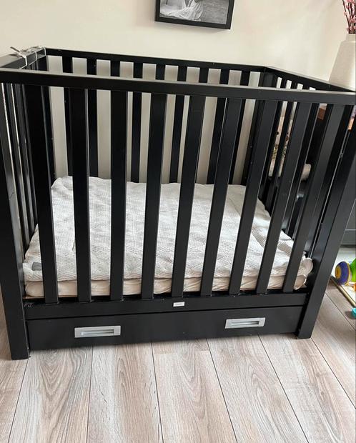 Zwarte box met lade incl. extra’s!, Kinderen en Baby's, Boxen, Zo goed als nieuw, Lade, Ophalen