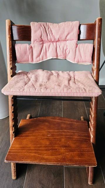 Stokke Tripp Trapp meegroeistoel walnoot met stoffen zitje beschikbaar voor biedingen