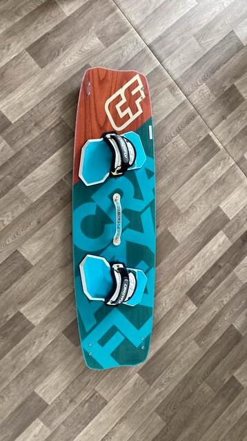 Kite board grazy fly 131 x 39 beschikbaar voor biedingen