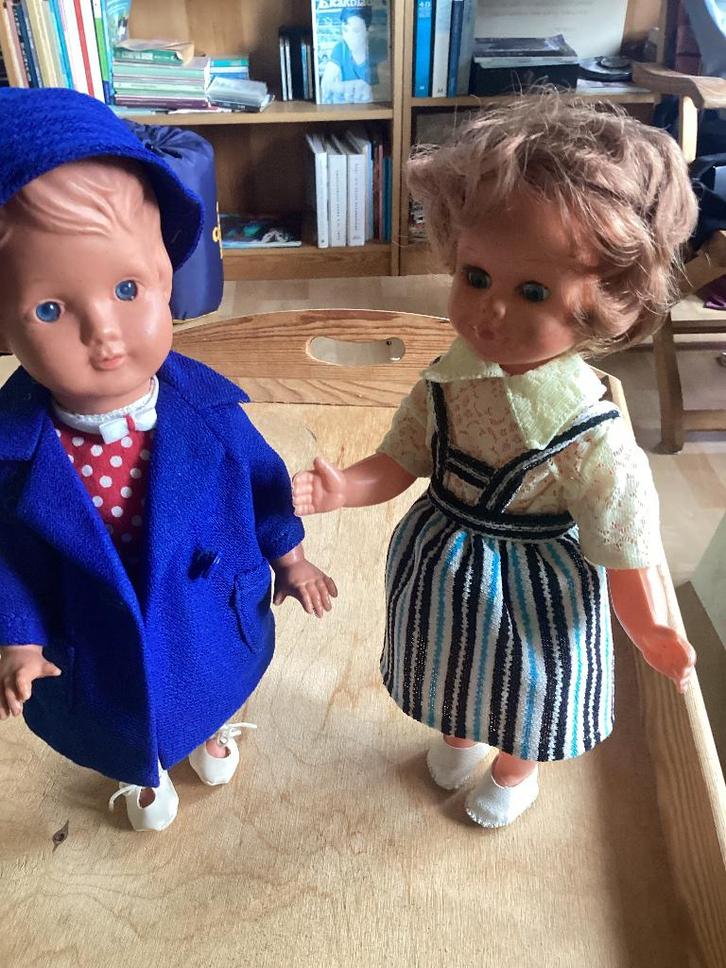 Popjes uit de zeventiger jaren met handgemaakte kleertjes, Verzamelen, Poppen, Zo goed als nieuw, Pop, Ophalen