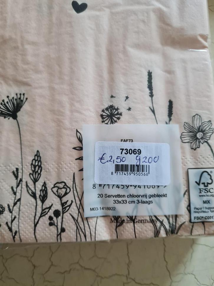 Papieren servetten merk Clayre & Eef p/pak 2.50 foto 1 en 2, Huis en Inrichting, Keuken | Textiel, Nieuw, Overige typen, Roze