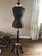 Wespentaille paspop, Ophalen