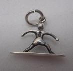 Mooi zilveren hangertje surfer nr.841, Sieraden, Tassen en Uiterlijk, Verzenden, Zo goed als nieuw, Zilver, Zilver