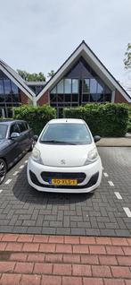 Peugeot 107 1.0 12V 5DR 2012 Wit, Voorwielaandrijving, Stof, Zwart, 4 stoelen
