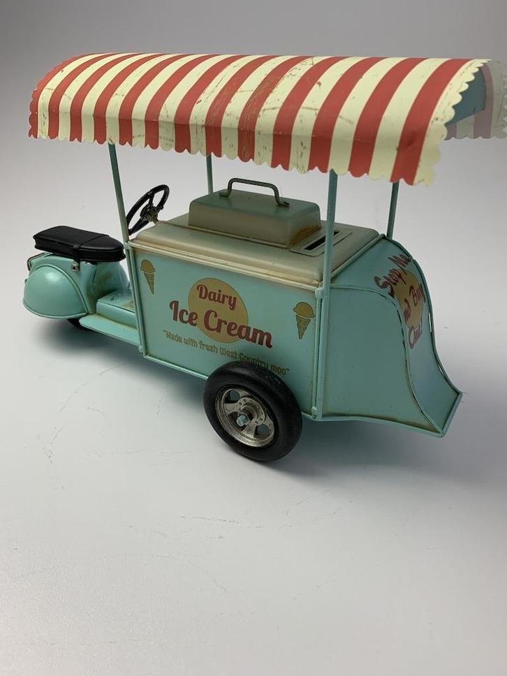 Vespa look ijsverkoop wagentje ( spaarpot ), Huis en Inrichting, Woonaccessoires | Wanddecoraties, Nieuw, Ophalen of Verzenden