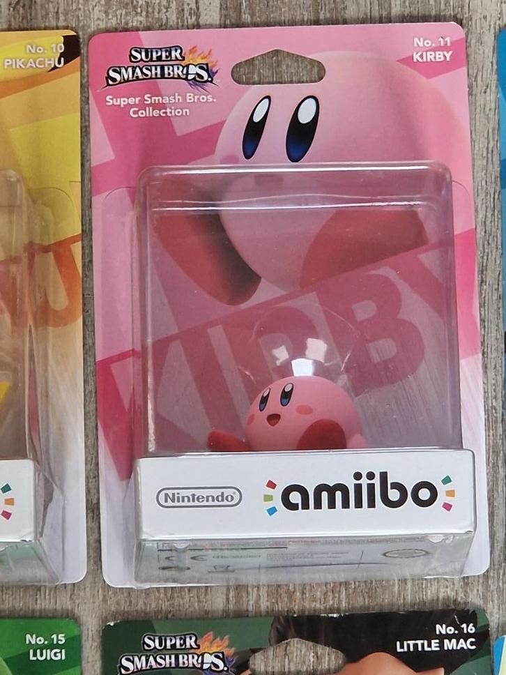 amiibo Kirby Super Smash Bros serie nummer 11, Spelcomputers en Games, Games | Nintendo Switch, Nieuw, Vechten, 1 speler, Vanaf 3 jaar