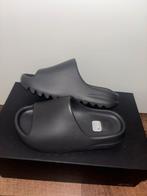 Yeezy slide - New, Kleding | Heren, Schoenen, Slippers, Zwart, Nieuw, Ophalen of Verzenden