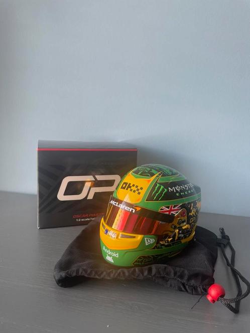 Moet weg❗️Oscar Piastri helm 1:2 Australië 2025, Verzamelen, Automerken, Motoren en Formule 1, Nieuw, Formule 1, Ophalen of Verzenden