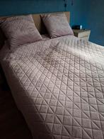 Oud roze velvet/velours sprei 220x240 cm met 2 sierkussens, Huis en Inrichting, Slaapkamer | Beddengoed, Overige typen, Tweepersoons