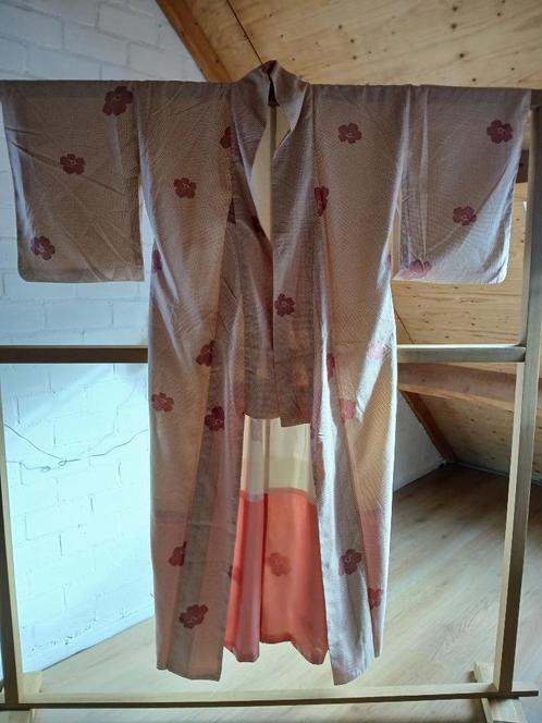 Traditionele Japanse Kimono white red, Antiek en Kunst, Antiek | Kleding en Accessoires, Ophalen of Verzenden
