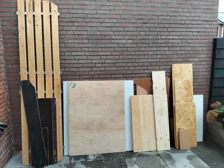 Gratis Hout: Hout, MDF, Multiplex, Bamboe, Stookhout, Doe-het-zelf en Verbouw, Hout en Planken, Gebruikt, Plank, Overige houtsoorten