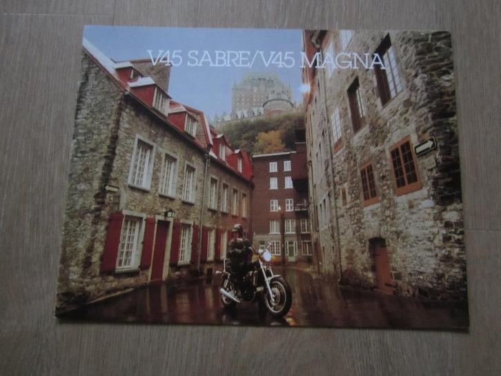 Honda V45 Sabre / V45 Magna brochure folder 1982, Motoren, Handleidingen en Instructieboekjes, Honda, Ophalen of Verzenden