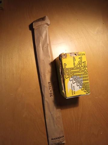 Märklin 7009 Masten Set  beschikbaar voor biedingen