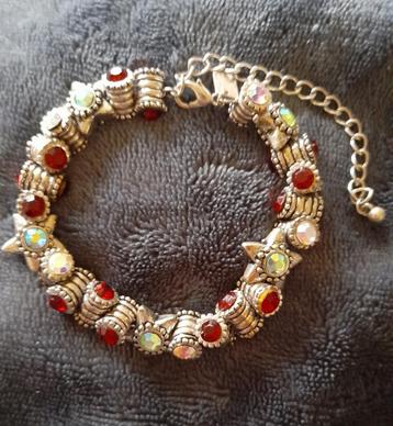 Armband 'kralen' van metaal met strass beschikbaar voor biedingen