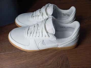 Nike field general maat 38 beschikbaar voor biedingen