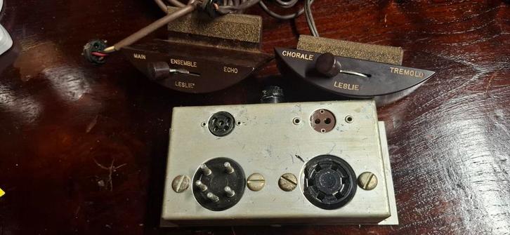 Vintage Hammond Leslie halve-maan schakelaars 6-pins, Muziek en Instrumenten, Orgels, Gebruikt, 2 klavieren, Ophalen of Verzenden