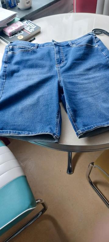 Korte broek  simple wish beschikbaar voor biedingen