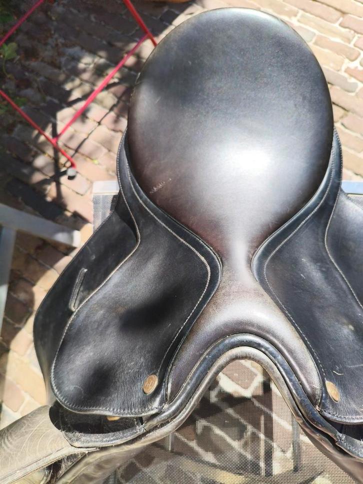 Bates Caprilli veelzijdigheid zadel 17 inch, Dieren en Toebehoren, Paarden en Pony's | Zadels, Gebruikt, Ophalen