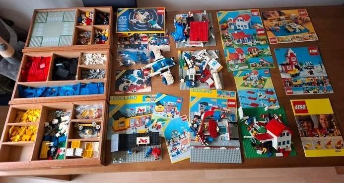 Partij LEGO - oa. Space, Legoland + kist & minifigs, Ophalen, Zo goed als nieuw