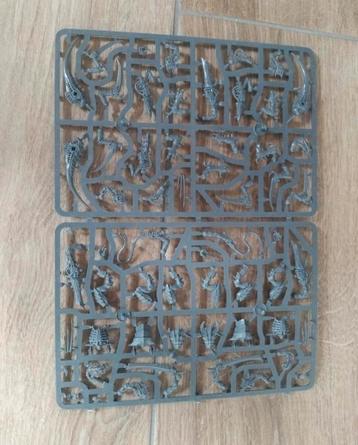 GAMES WORKSHOP WARHAMMER Warhammer 40k Tyranid Warriors. beschikbaar voor biedingen
