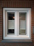 Kunststof showroom kozijn met Dubbel Glas en raamvitrage., Doe-het-zelf en Verbouw, Deuren en Horren, Ophalen of Verzenden, Zo goed als nieuw