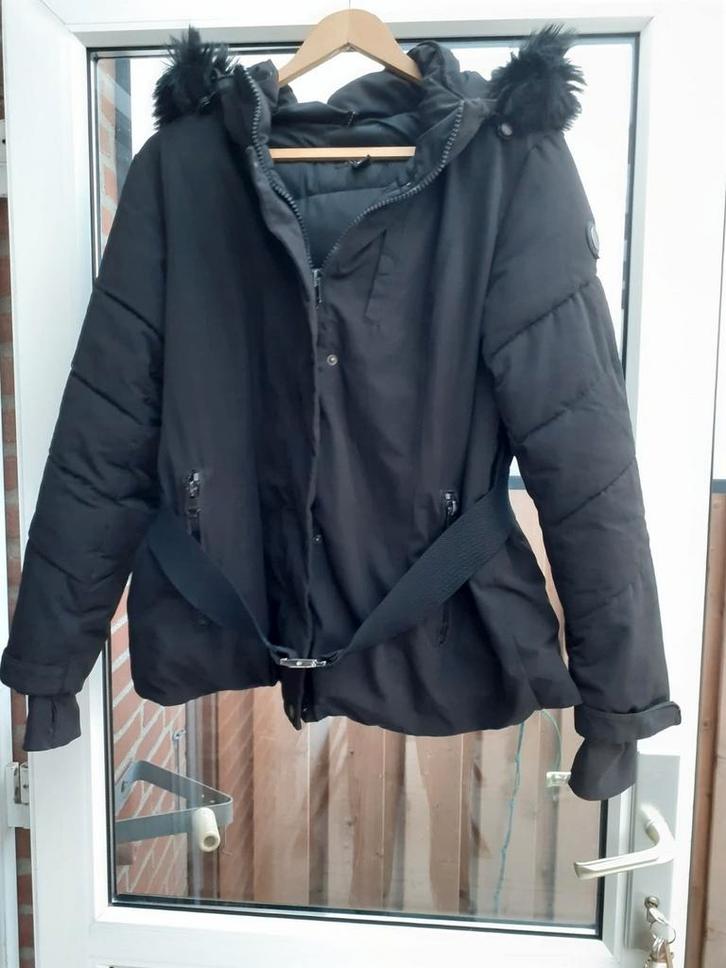 Zwarte Damesjas Maat 42, Kleding | Dames, Jassen | Winter, Zo goed als nieuw, Maat 42/44 (L), Zwart, Ophalen