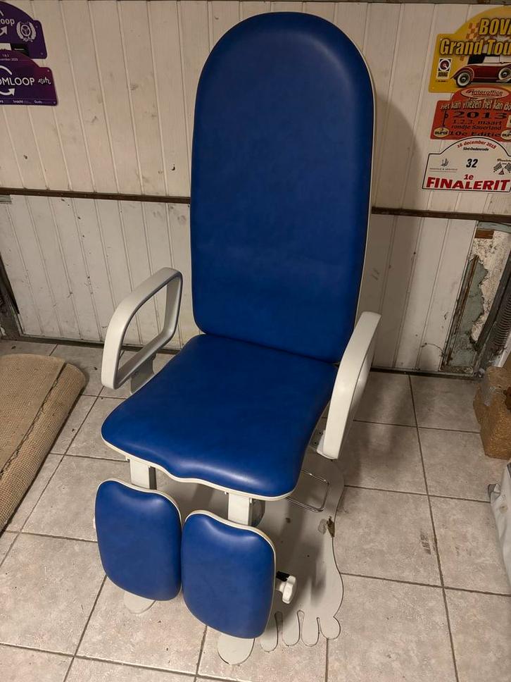 Blauwe Pedicure Stoel, Antiek en Kunst, Antiek | Meubels | Stoelen en Banken, Ophalen