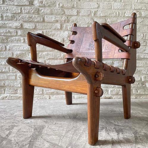 mid-century vintage fauteuil '60 Angel Pazmino, Huis en Inrichting, Fauteuils, Gebruikt, Hout, Leer, 50 tot 75 cm, Minder dan 75 cm