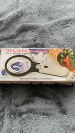 Magnifier with 2 lenses and 3 LED light, Ophalen of Verzenden, Zo goed als nieuw, Vergrootglas of Loep