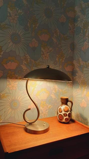 Ufo lamp. Geheel aluminium- kleurig. Geen idee hoe oud. beschikbaar voor biedingen