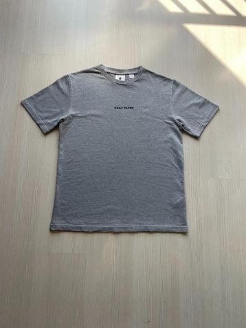 T-shirt van Daily Paper in de kleur Grijs maat S beschikbaar voor biedingen
