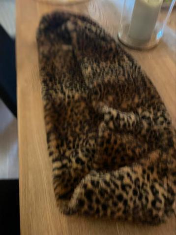 Chique bont boa of sjaal beschikbaar voor biedingen