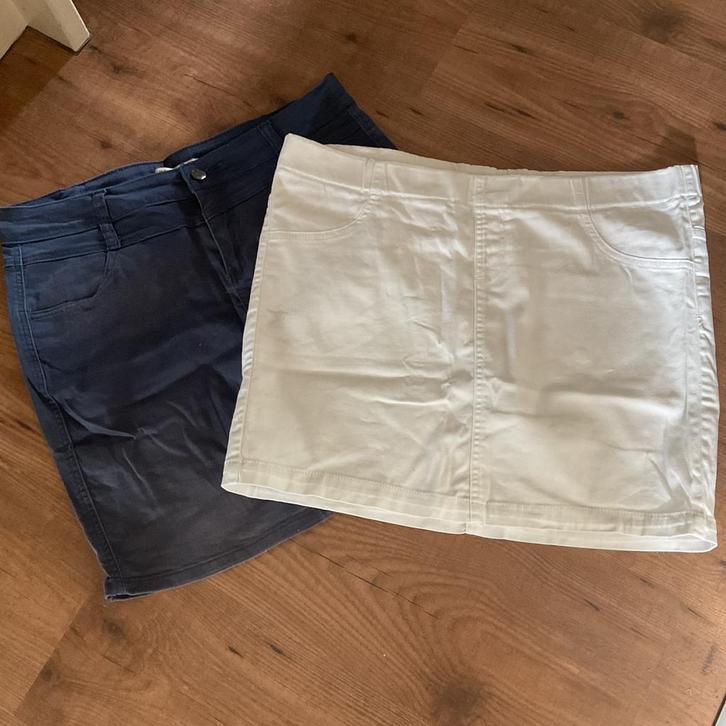2 mooie rokjes( Mt 40/42) samen NU 8,95€, Kleding | Dames, Rokken, Zo goed als nieuw, Maat 38/40 (M), Zwart, Boven de knie, Ophalen of Verzenden