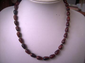 Een mooie Mahonie Jaspis edelstenen ketting beschikbaar voor biedingen