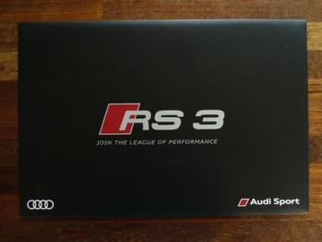 Audi RS 3 Saloon/Sportback (2017, Engels) beschikbaar voor biedingen