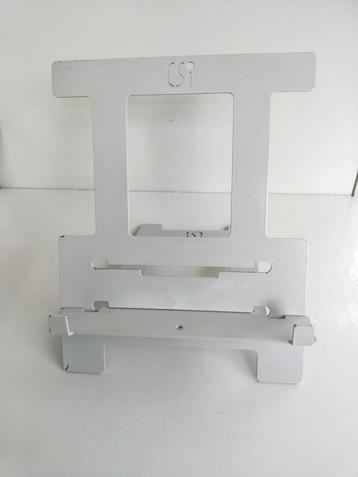 tablet standaard - staal beschikbaar voor biedingen