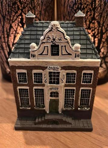 Blokker 100 jaar grachtenhuisje beschikbaar voor biedingen