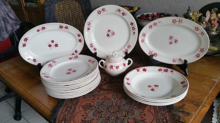 serviesdelen BOCH la LOUVIERE MERCURE rood, Antiek en Kunst, Antiek | Servies los, Ophalen of Verzenden