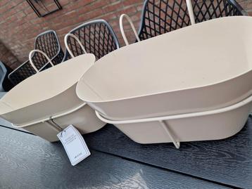 Nieuwe beige H&M hang planten/bloemenbak voor het balkon beschikbaar voor biedingen