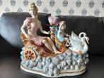 beeldje van Venus of Aphrodite in een zwanenwagen, Verzamelen, Beelden en Beeldjes, Ophalen, Zo goed als nieuw, Overige typen