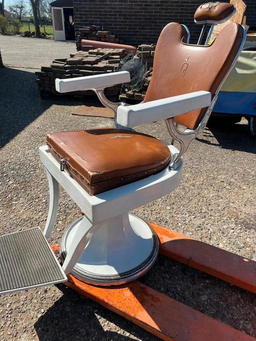 Uniieke Jaren 70 barbier stoel emaile chroom. Congac, Antiek en Kunst, Antiek | Emaille, Ophalen