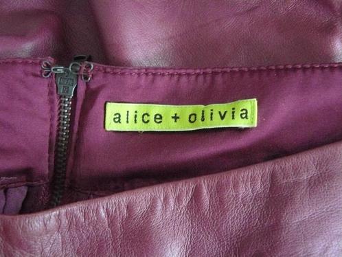 ALICE + OLIVIA mini rok leer paars maat 38, Kleding | Dames, Rokken, Gedragen, Maat 38/40 (M), Paars, Boven de knie, Ophalen of Verzenden
