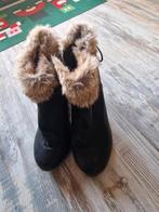 Zwart met bont laarsjes met sleehak maat 37, Ophalen of Verzenden, Zo goed als nieuw, Zwart