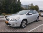 Opel Astra 1.4 Turbo 120pk stw lmv airco trkhk, Auto's, Voorwielaandrijving, 65 €/maand, Stof, Zwart