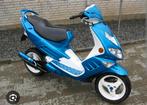 Gezocht 2 takt scooter ruilen Rubberboot + Suzuki 6pk 4 Takt, Fietsen en Brommers, Scooters | Peugeot, Ophalen, Zo goed als nieuw