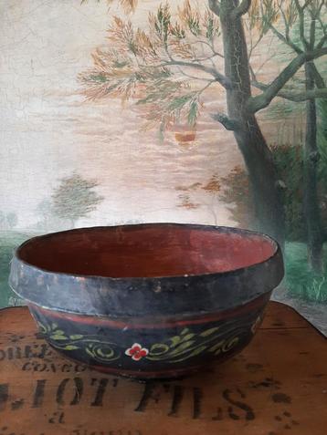 Grote, beschilderde schaal, kom van papier mache  beschikbaar voor biedingen