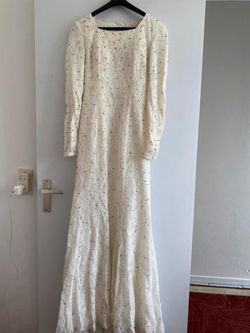 Jurk beschikbaar voor biedingen