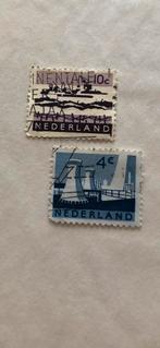 Twee Nederlandse Postzegels, Ophalen of Verzenden, Na 1940, Gestempeld