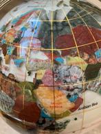Tekoop: wereldbol ingelegd met edelstenen in versch. kleuren, Huis en Inrichting, Woonaccessoires | Wereldbollen, Ophalen, Zo goed als nieuw