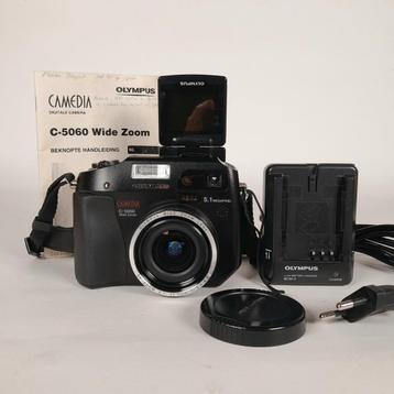Olympus Camedia C-5060 Wide Zoom - digitale camera uit 2003 beschikbaar voor biedingen